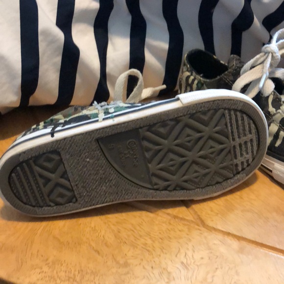 Converse - Picture 2 of 3